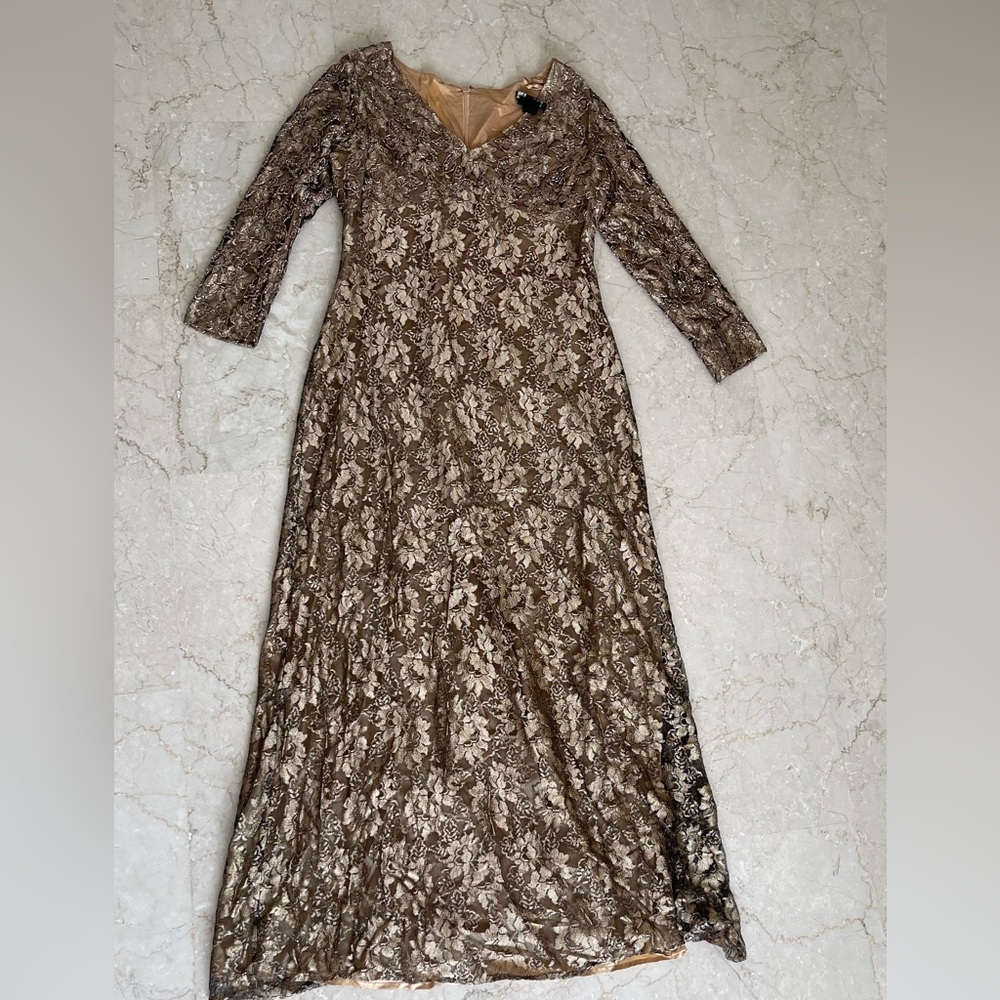 Rimini by Shaw Sz 16 Long Sleeved Embellished Gown